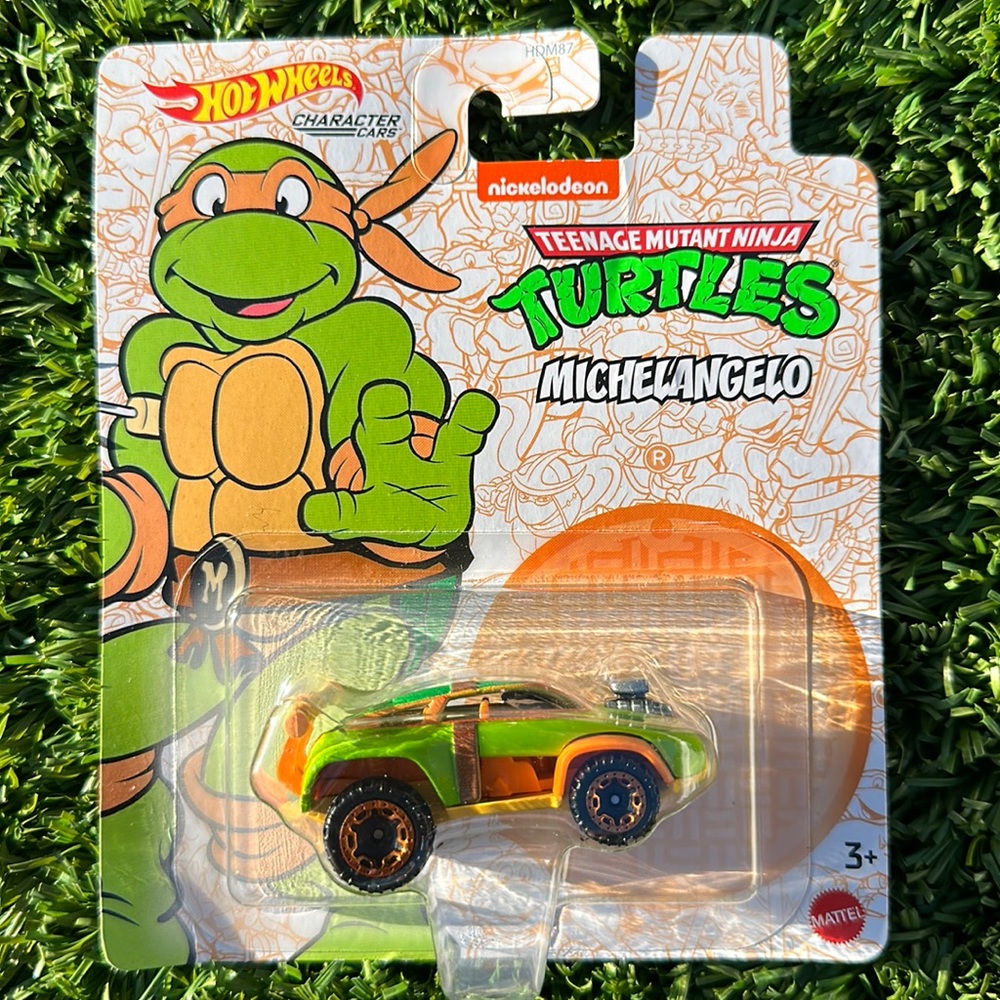 Hot Wheels Teenage Mutant Ninja Turtles Michelangelo Figural Car